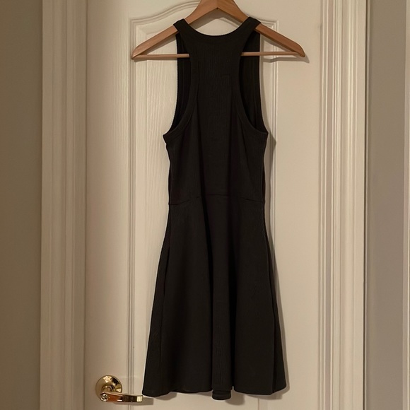 BP Dress ✨ - Picture 3 of 5